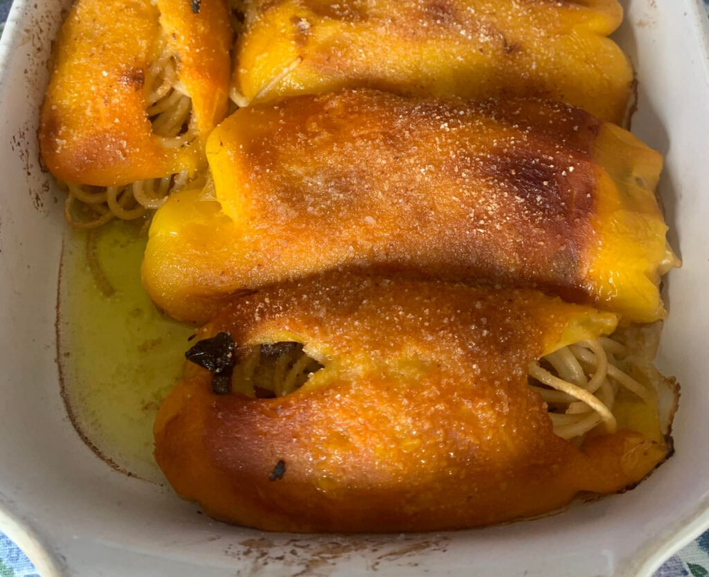 peperoni ripieni di spaghetti