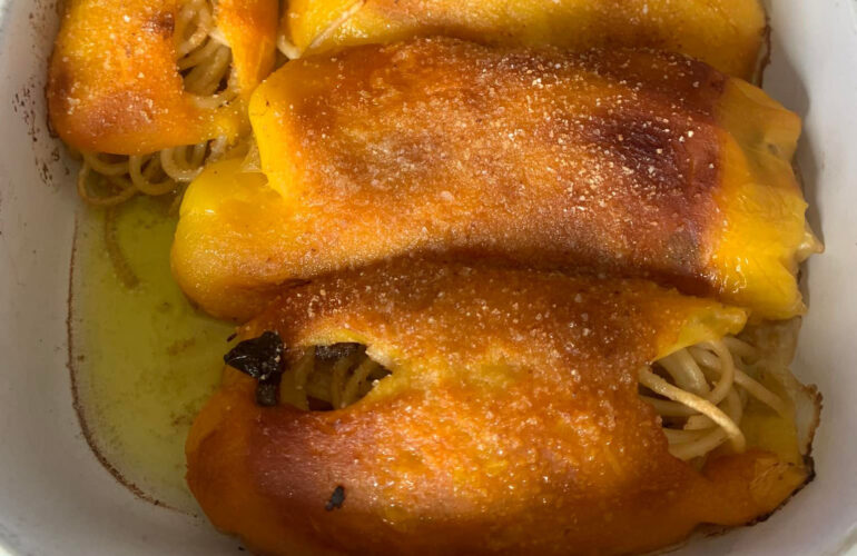 peperoni ripieni di spaghetti