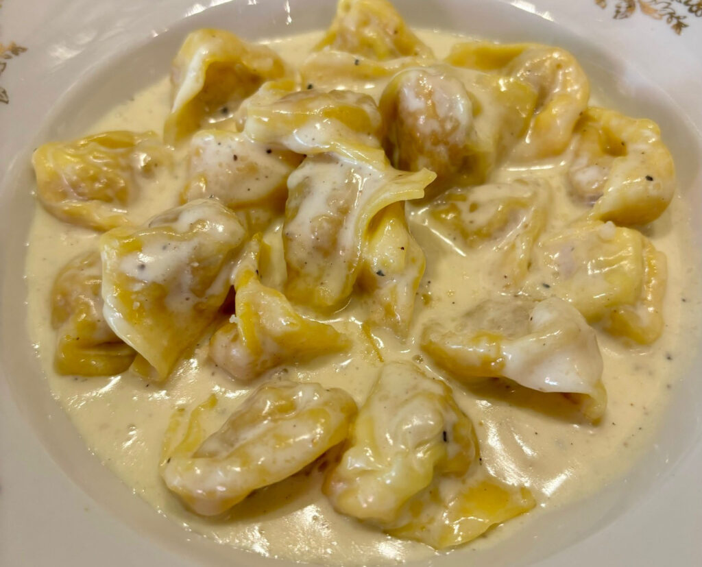 tortellini crema di parmigiano