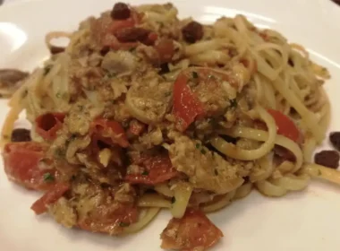 pasta eoliana la ricetta siciliana con tonno in scatola