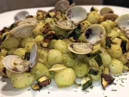 chicche di patate vongole e zucchine