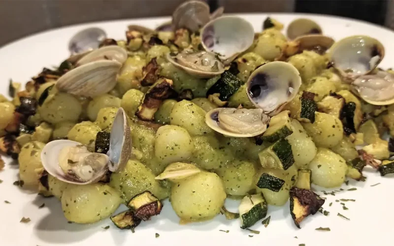 chicche di patate vongole e zucchine