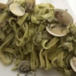 spaghetti alle vongole con pesto di finocchietto