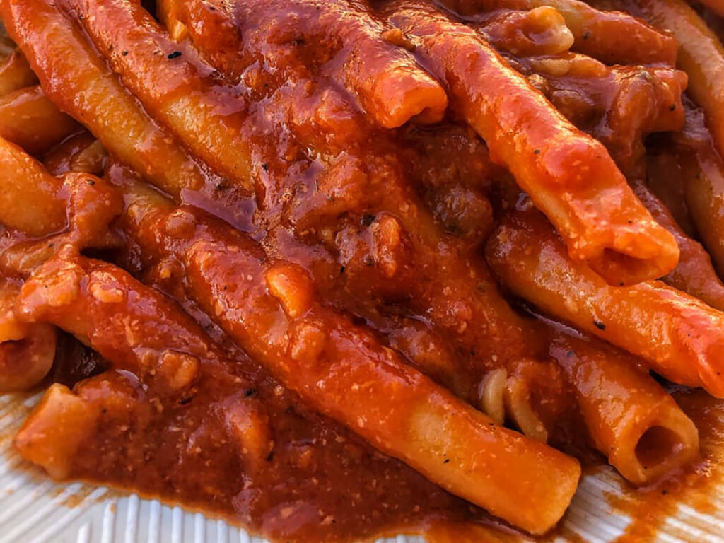 Ziti spezzati a mano e allardiati a devozione