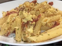 penne uova e pomodorini