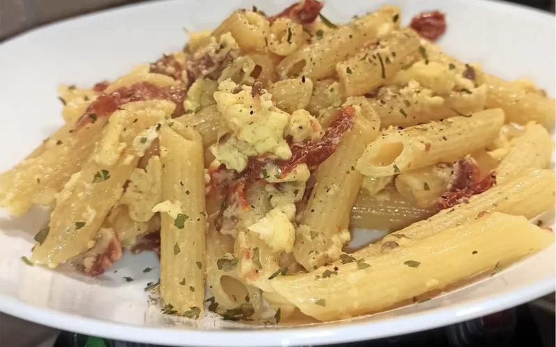 penne uova e pomodorini
