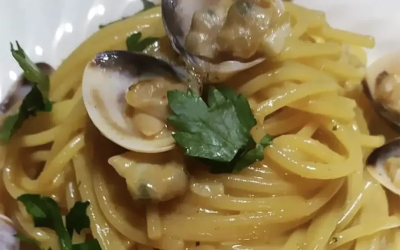 spaghetti alle vongole con i trucchi di gennarino esposito