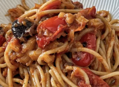 spaghetti con pomodorini e baccalà