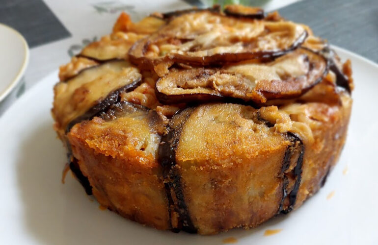 Timballo alla siciliana con melanzane di Benedetta Rossi, la pasta al