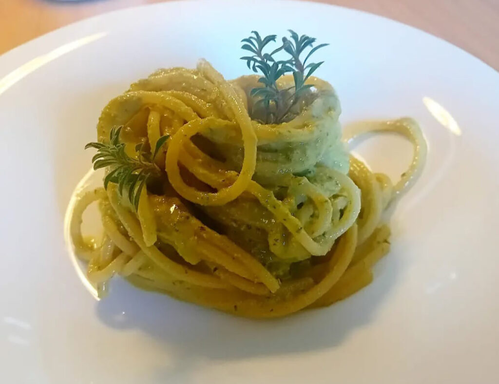 con pesto alla santoreggia 1