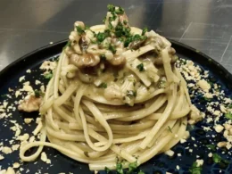 spaghetti aglio olio noci e alici