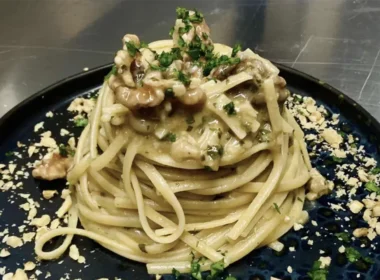 spaghetti aglio olio noci e alici