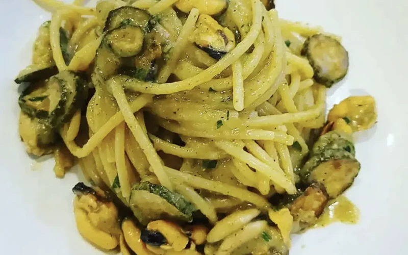 spaghetti del cantuccio con zucchine e cozze