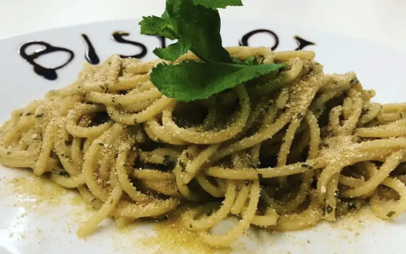 spaghetti freddi con acciughe