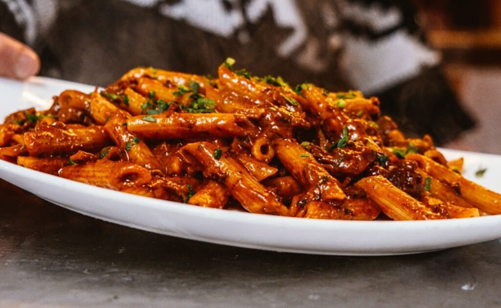 PENNE ALLA TIZIANA (Ragù di totani cacciuccato) Ve le vogliamo raccontare come ha fatto un nostro cliente in una recensione- Questo piatto dovrebbe essere patrimonio dell'UNESCO