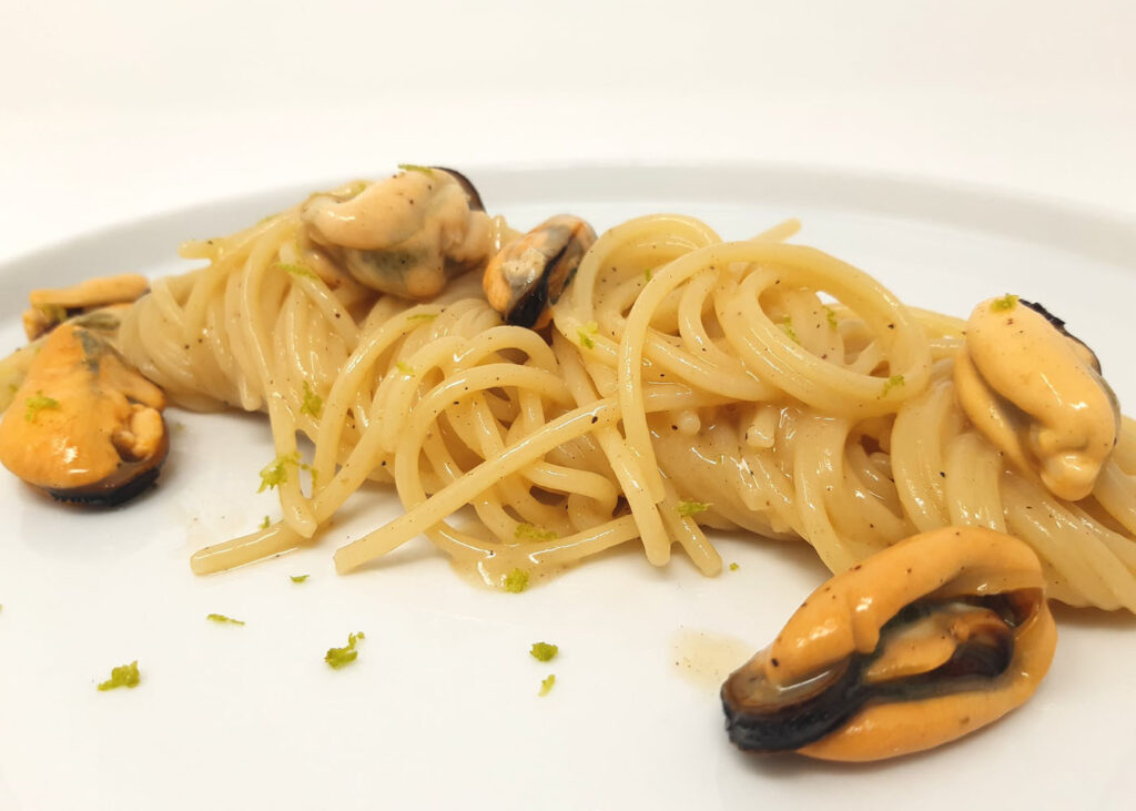 Spaghetti all'impepata di cozze