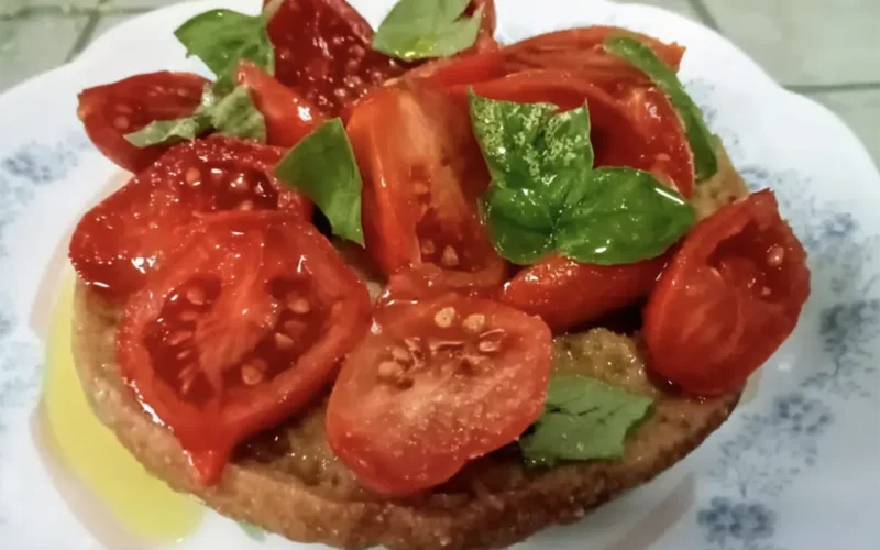frisella con pomodori