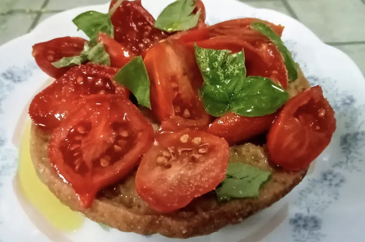 frisella con pomodori