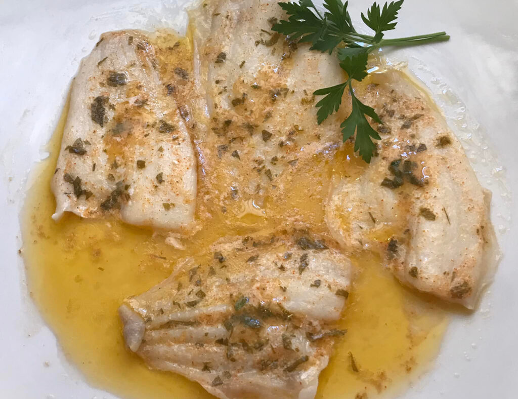 Filetti di platessa al vapore con salsa burro