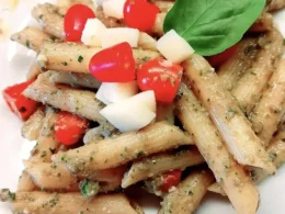 Penne al pesto di zucchine crude