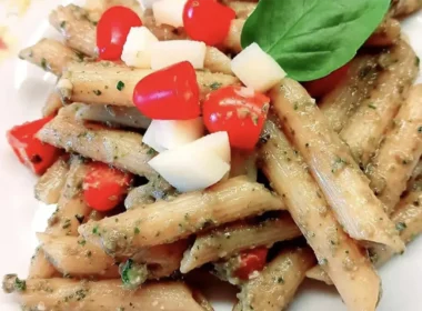 Penne al pesto di zucchine crude