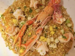 Risotto all'Etnea, con crema di scampi e pistacchio