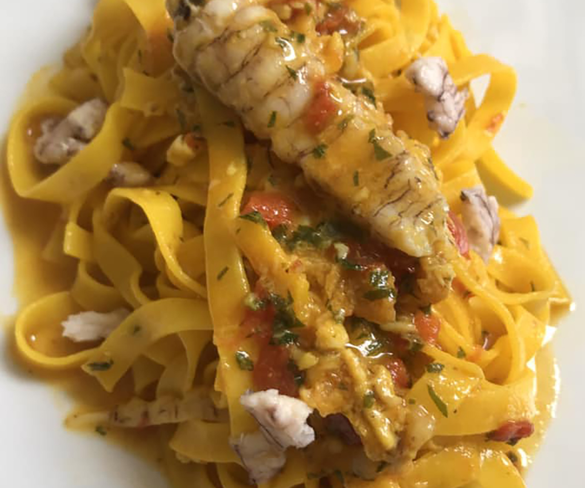 Tagliatelle con pannocchie e zafferano.