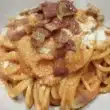 spaghetti tra una carbonara e una matriciana