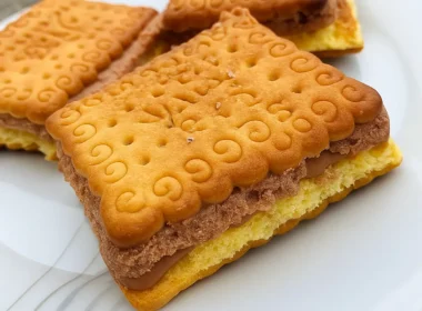 Dolce di oro saiwa e caffè