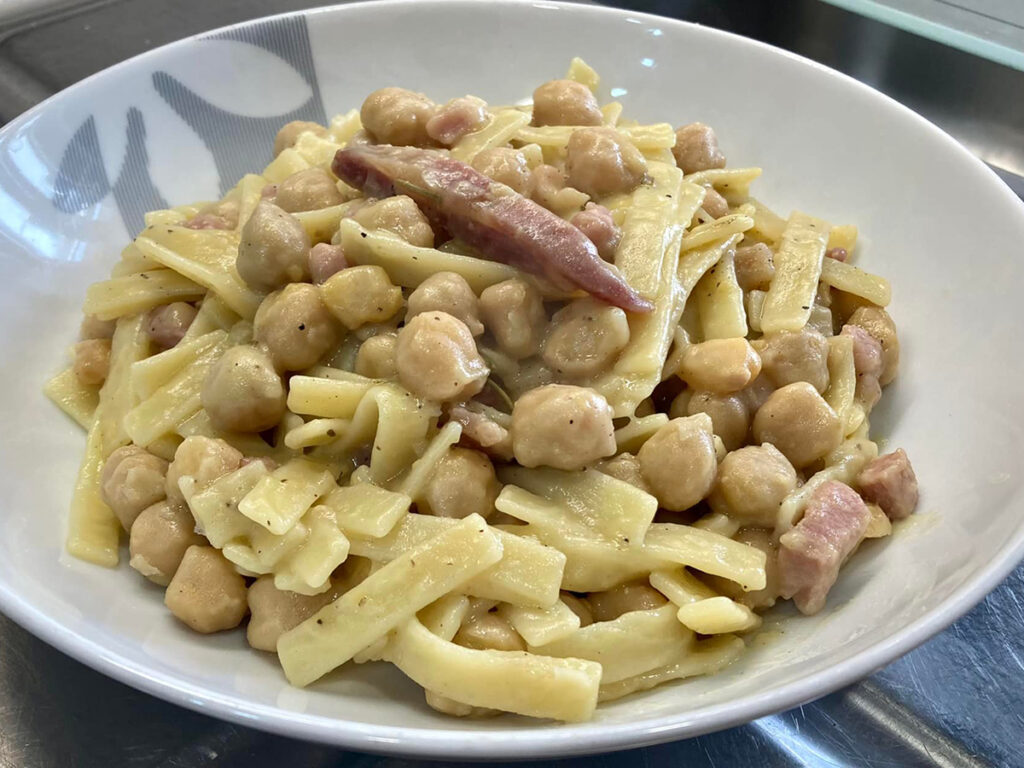 ciceri che tagliatelle