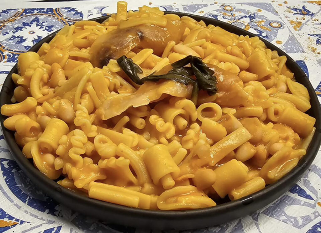 pasta e fagioli con la cotica