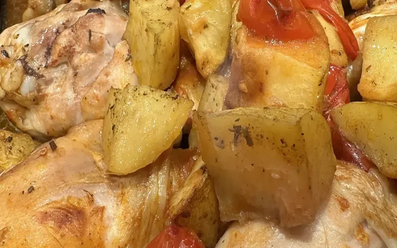 pollo con patate e pomodorini
