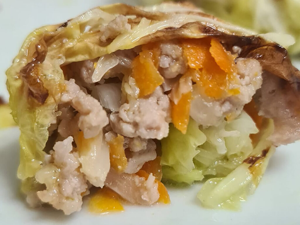 INVOLTINI DI VERZA RIPIENI CON CARNE E VERDURE