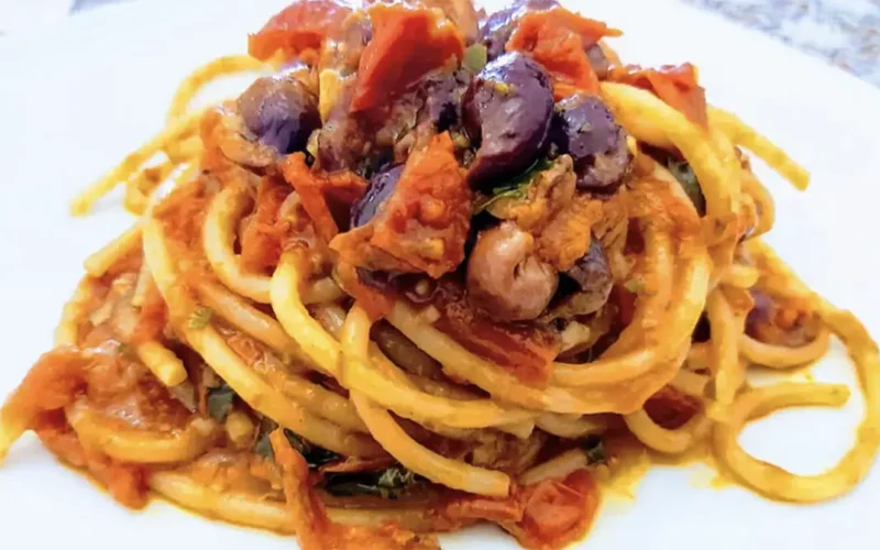 spaghetti alla puttanesca con tonno in scatola