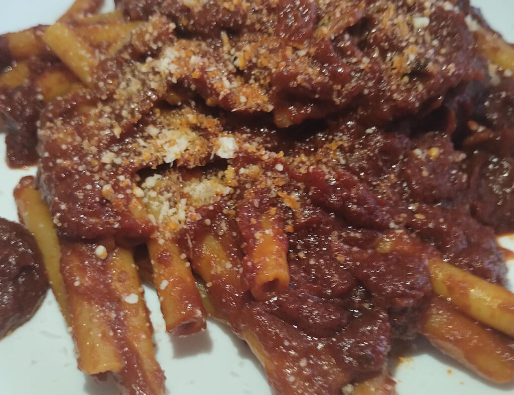 pasta al ragù napoletano