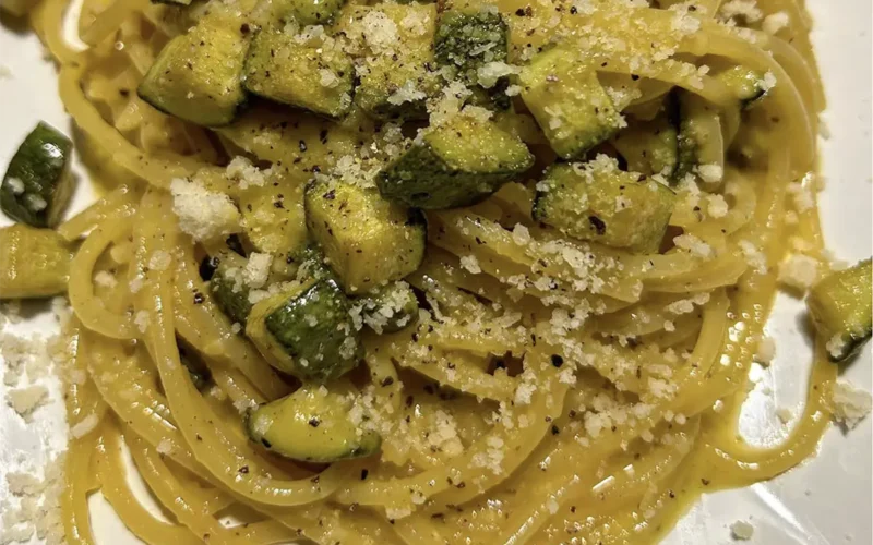 Carbonara d'estate con le zucchine