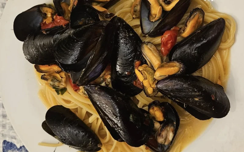 Spaghetti con le cozze alla napoletana