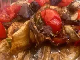 melanzane grigliate pomodorini e olive