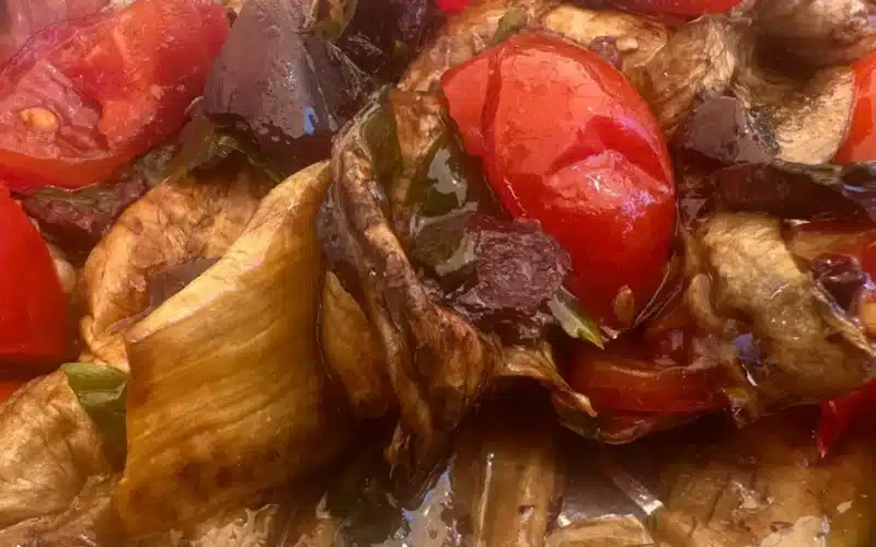 melanzane grigliate pomodorini e olive