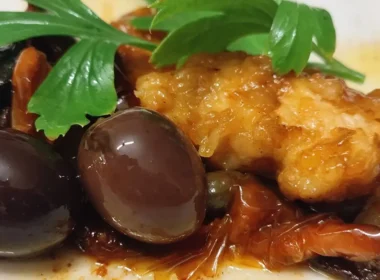 Straccetti di petto di pollo paesano lucano con papaccelle napoletane e mosto di vino cotto