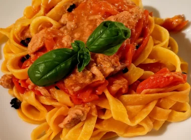 pasta con tonno e pomodori veloce