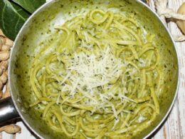 Pasta Fresca Acqua e Farina con Pesto di Bieta, Arachidi, Crema di Canestrato di Moliterno ed infine scagliette di Caciocavallo Podolico Lucano.