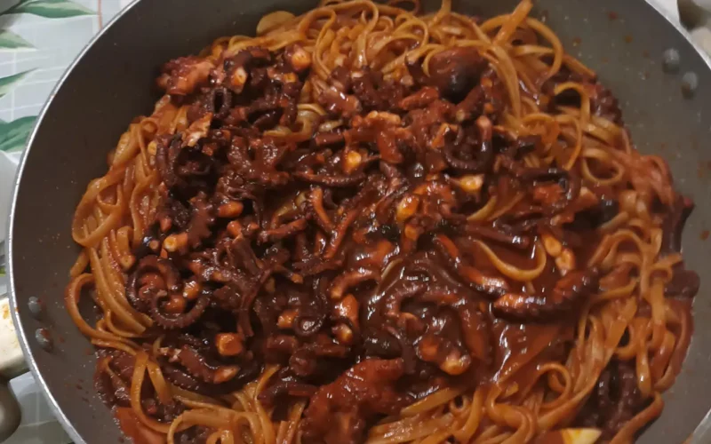 Linguine al ragu di polipo