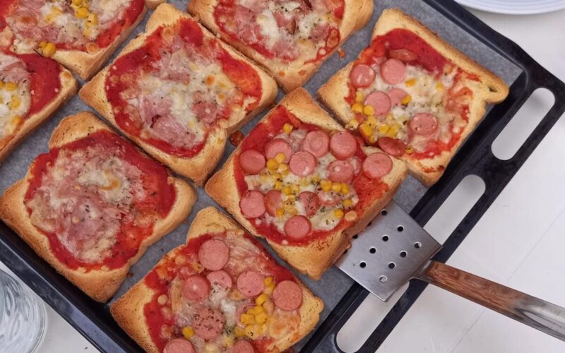 Toast pizza