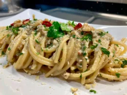 spaghetti aglio olio e peperoncino con alici