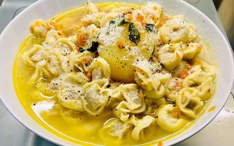 tortellini in brodo