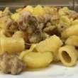 pasta con patate e salsiccia alla birra