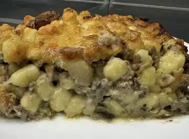 Chicche di patate con carne macinata, salsiccia e funghi