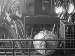 pallina di stagnola in lavastoviglie