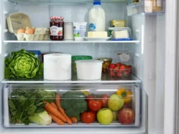 Per combattere i cattivi odori puoi mettere i rotoli nel frigorifero